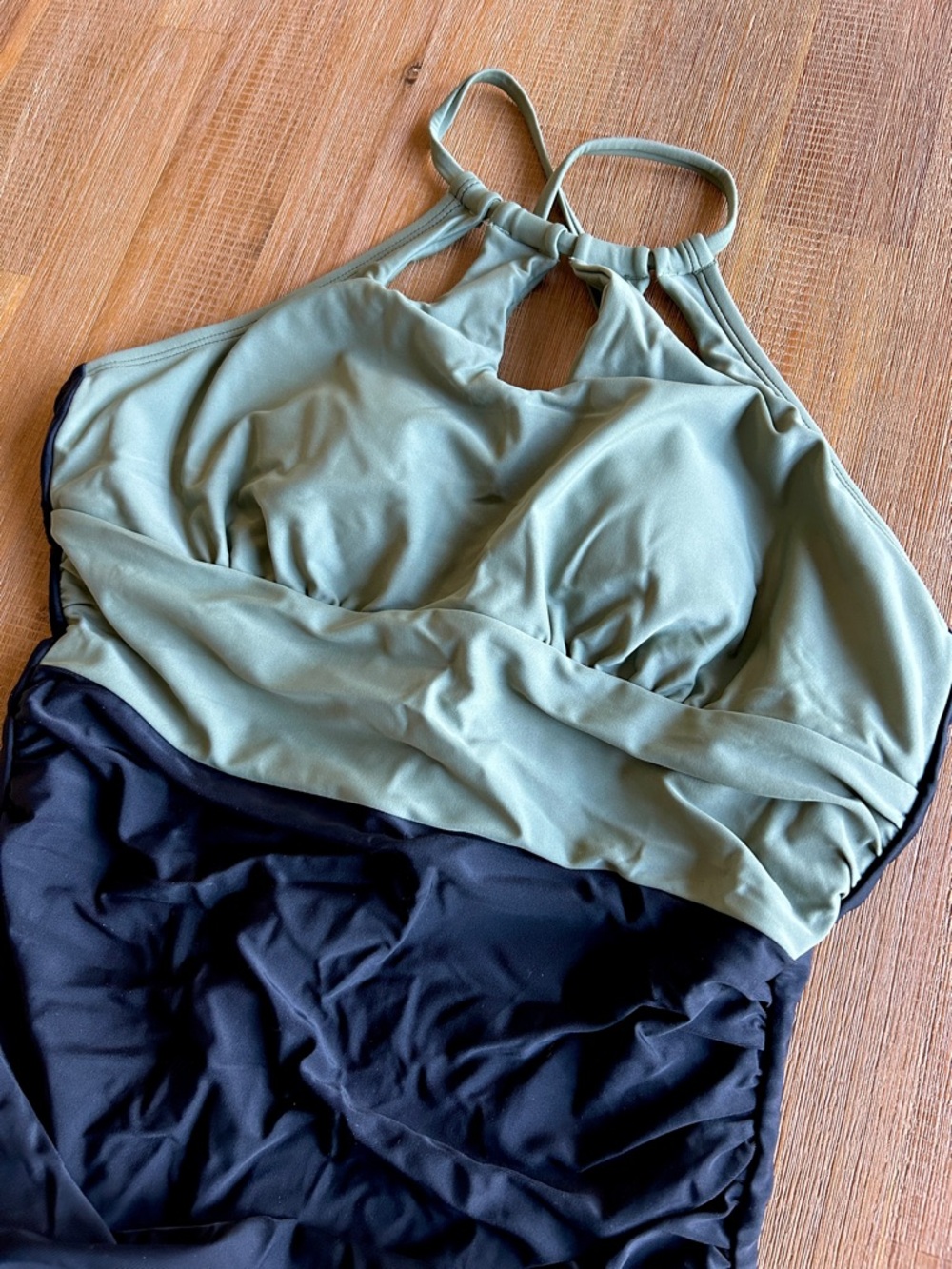 CUPSHE One-Piece High Neck Tummy Control Swimsuit - Picture 6 of 9